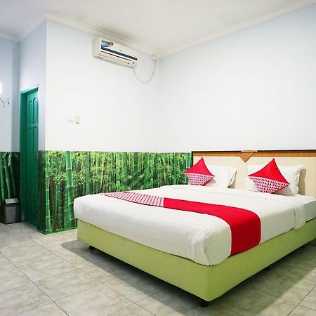 Super Oyo 754 Nur Aziziah Guest House Syariah Balikpapan  Ngoại thất bức ảnh