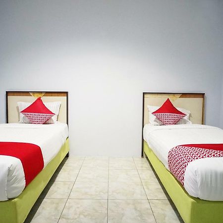 Super Oyo 754 Nur Aziziah Guest House Syariah Balikpapan  Ngoại thất bức ảnh