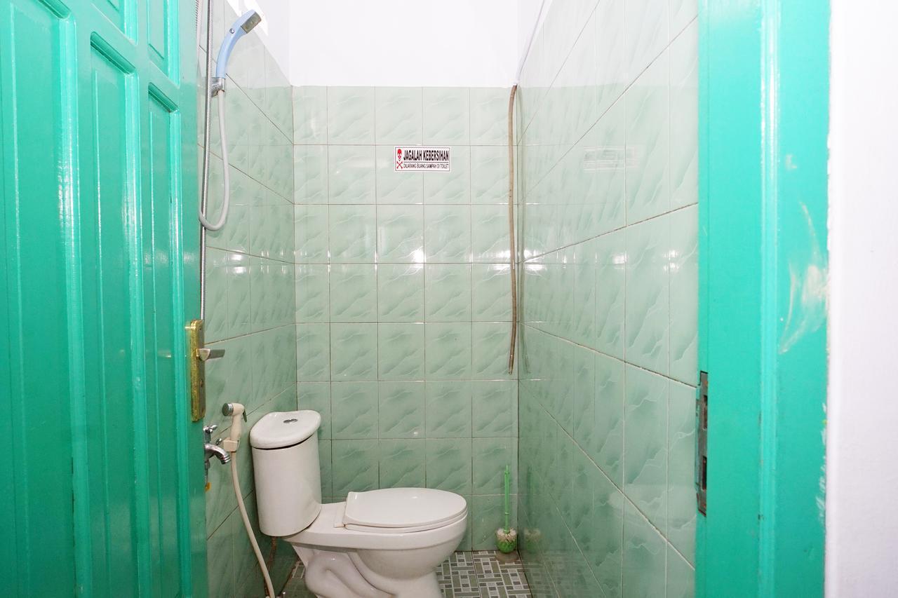 Super Oyo 754 Nur Aziziah Guest House Syariah Balikpapan  Ngoại thất bức ảnh