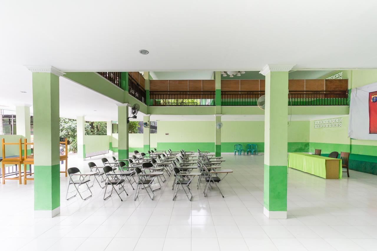 Super Oyo 754 Nur Aziziah Guest House Syariah Balikpapan  Ngoại thất bức ảnh