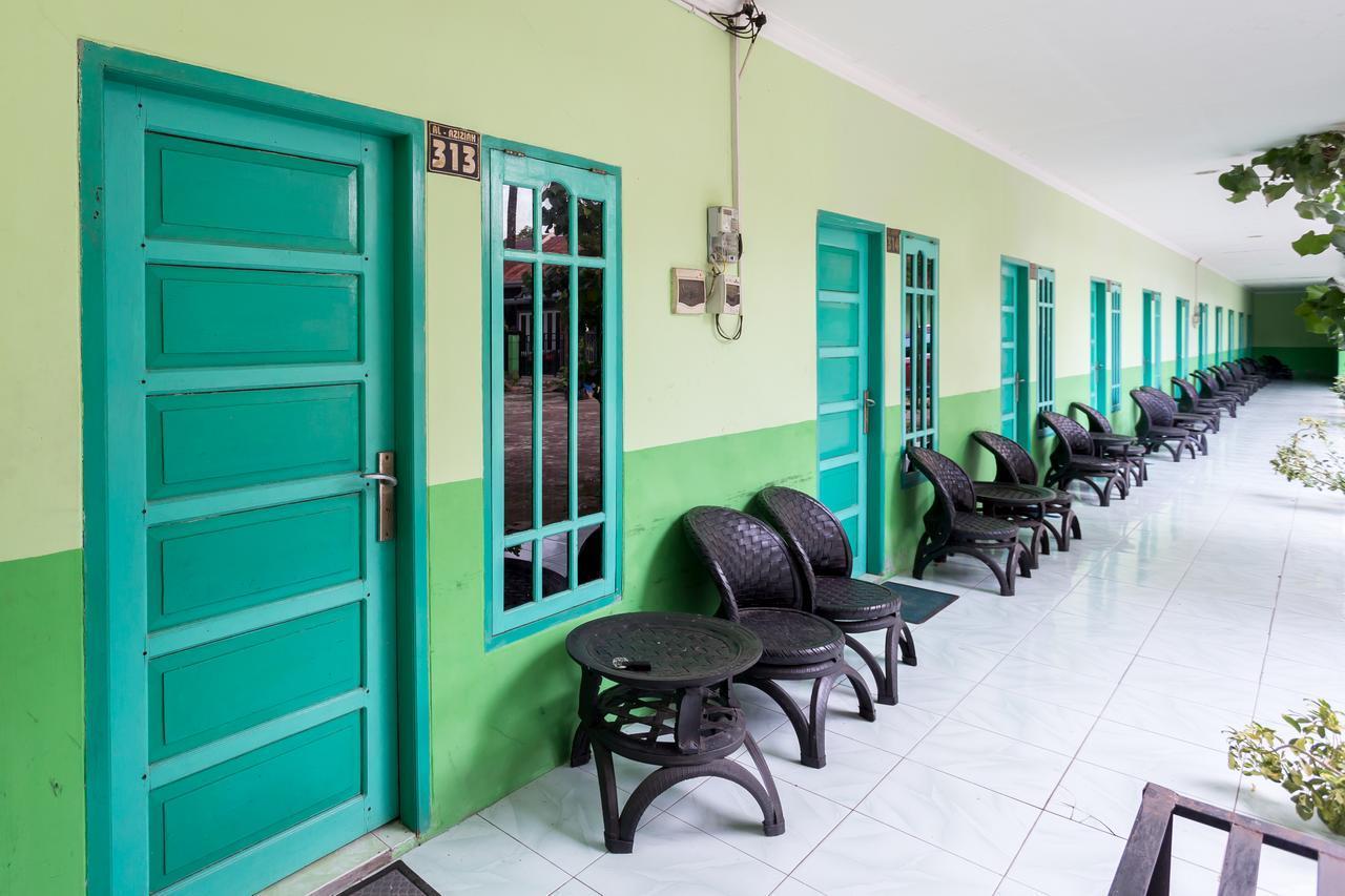 Super Oyo 754 Nur Aziziah Guest House Syariah Balikpapan  Ngoại thất bức ảnh