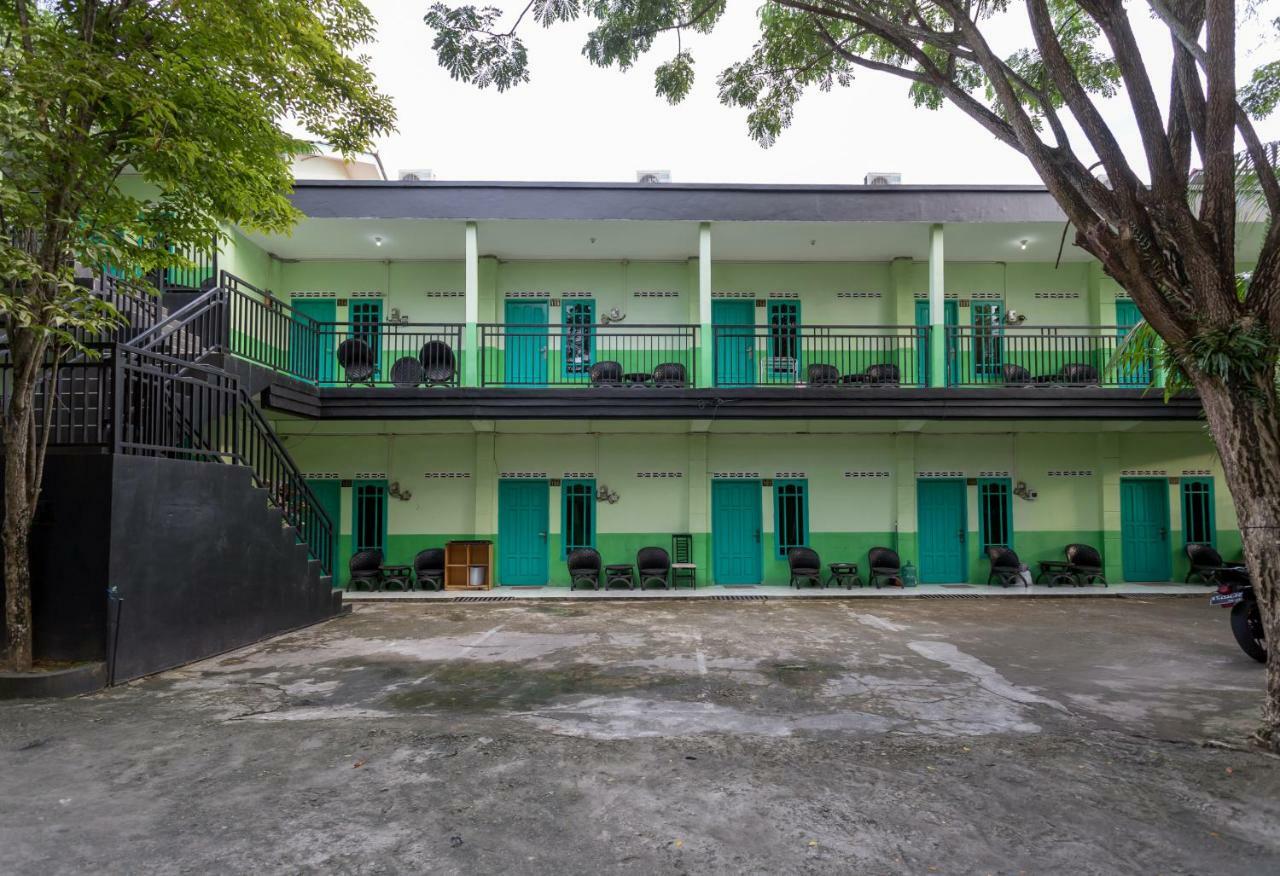 Super Oyo 754 Nur Aziziah Guest House Syariah Balikpapan  Ngoại thất bức ảnh