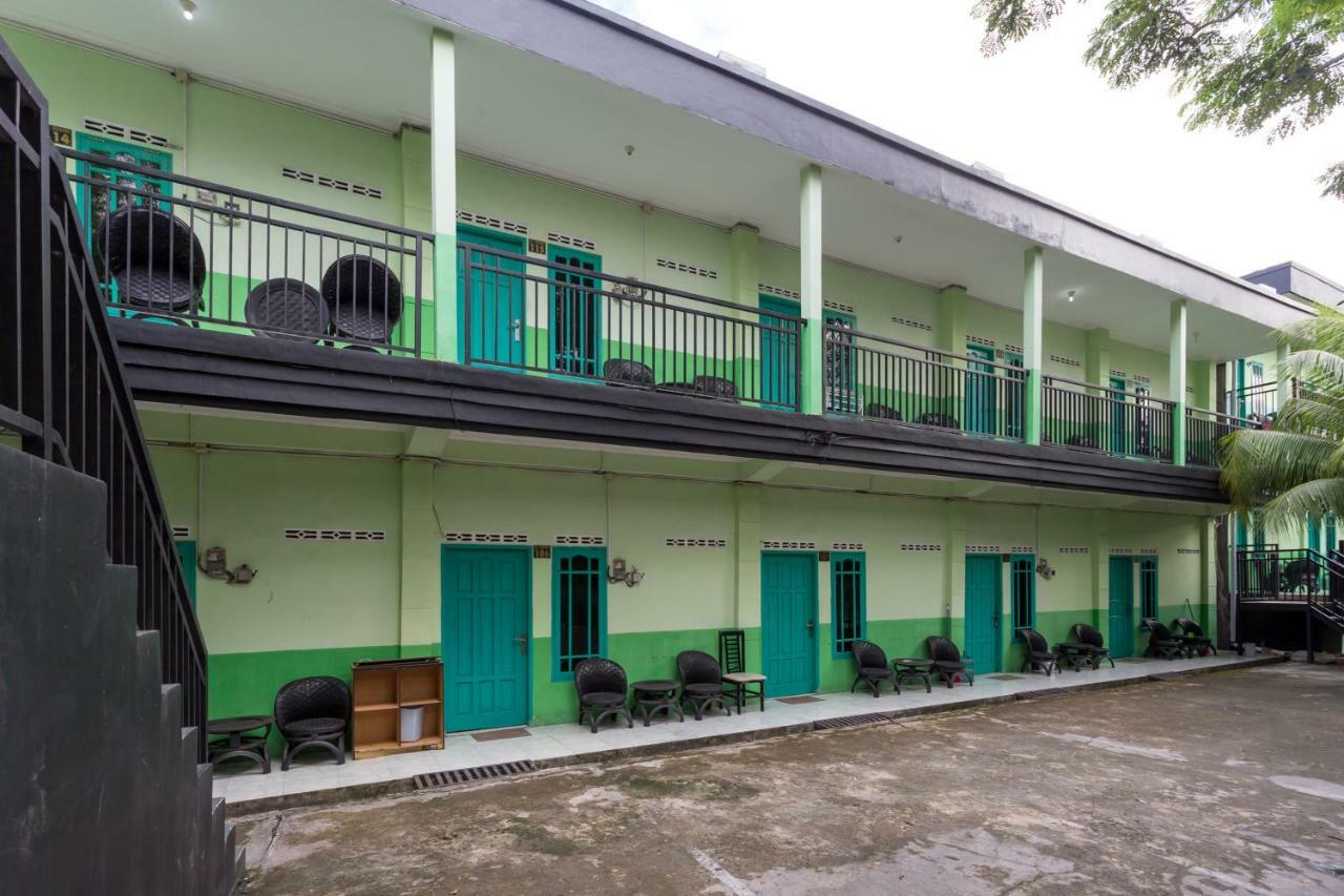 Super Oyo 754 Nur Aziziah Guest House Syariah Balikpapan  Ngoại thất bức ảnh