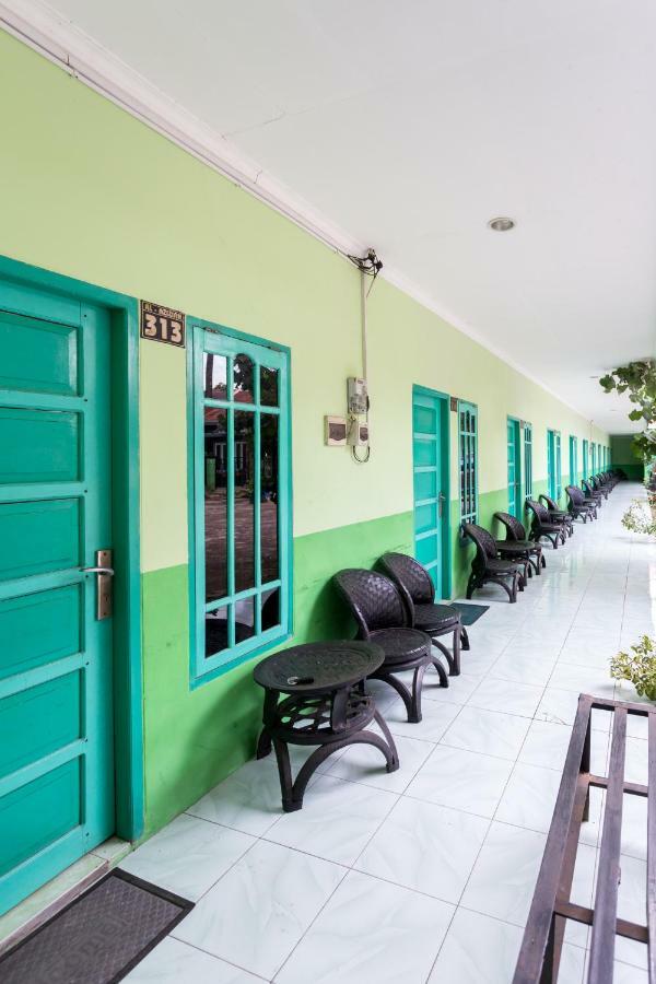 Super Oyo 754 Nur Aziziah Guest House Syariah Balikpapan  Ngoại thất bức ảnh