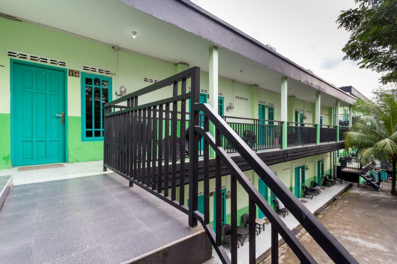 Super Oyo 754 Nur Aziziah Guest House Syariah Balikpapan  Ngoại thất bức ảnh
