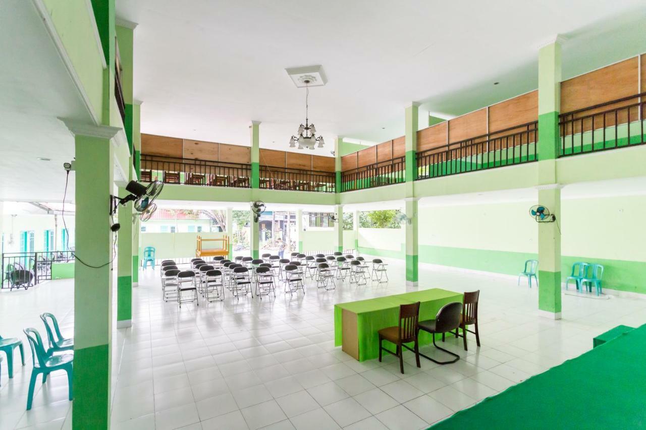 Super Oyo 754 Nur Aziziah Guest House Syariah Balikpapan  Ngoại thất bức ảnh