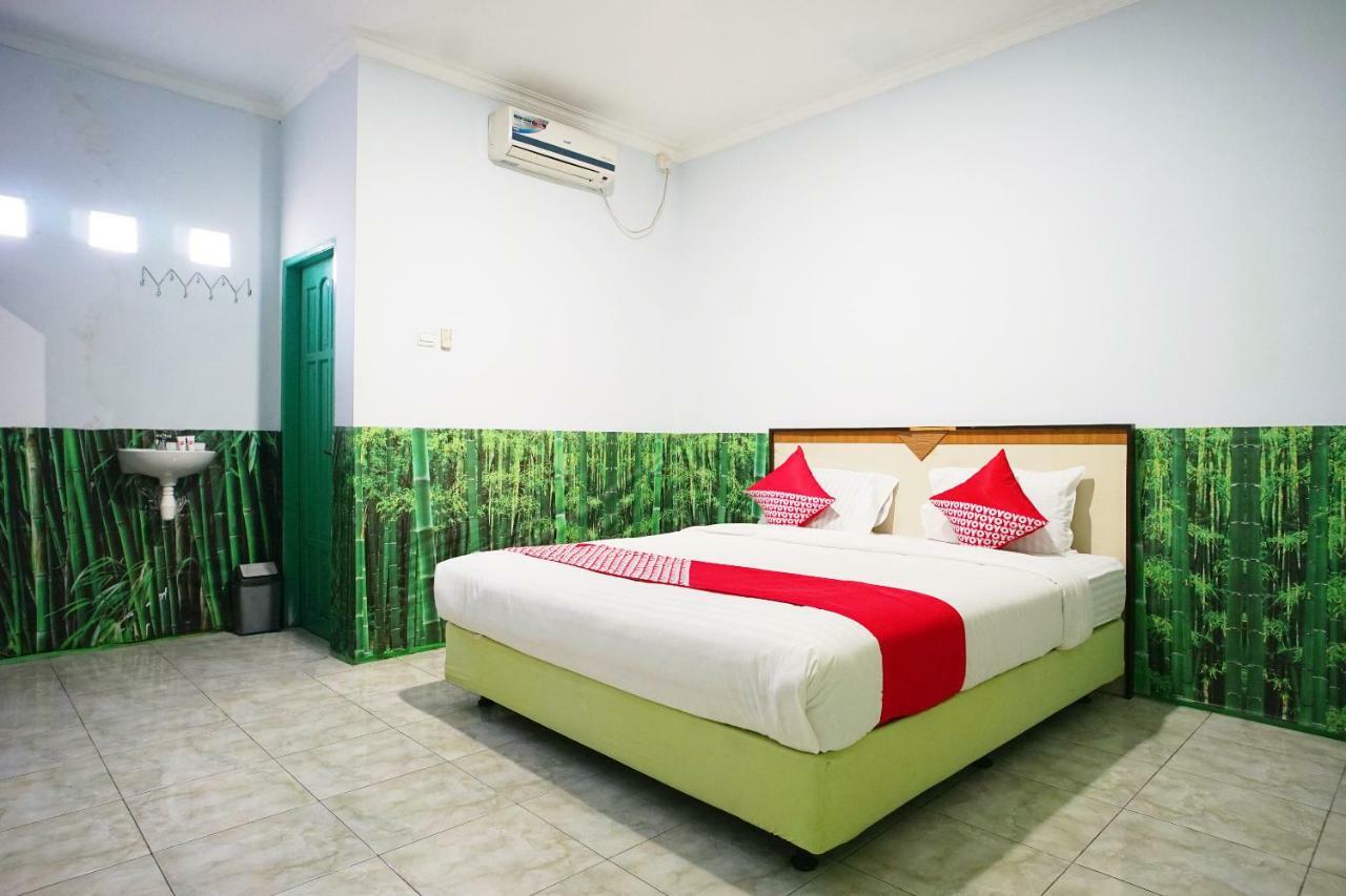 Super Oyo 754 Nur Aziziah Guest House Syariah Balikpapan  Ngoại thất bức ảnh