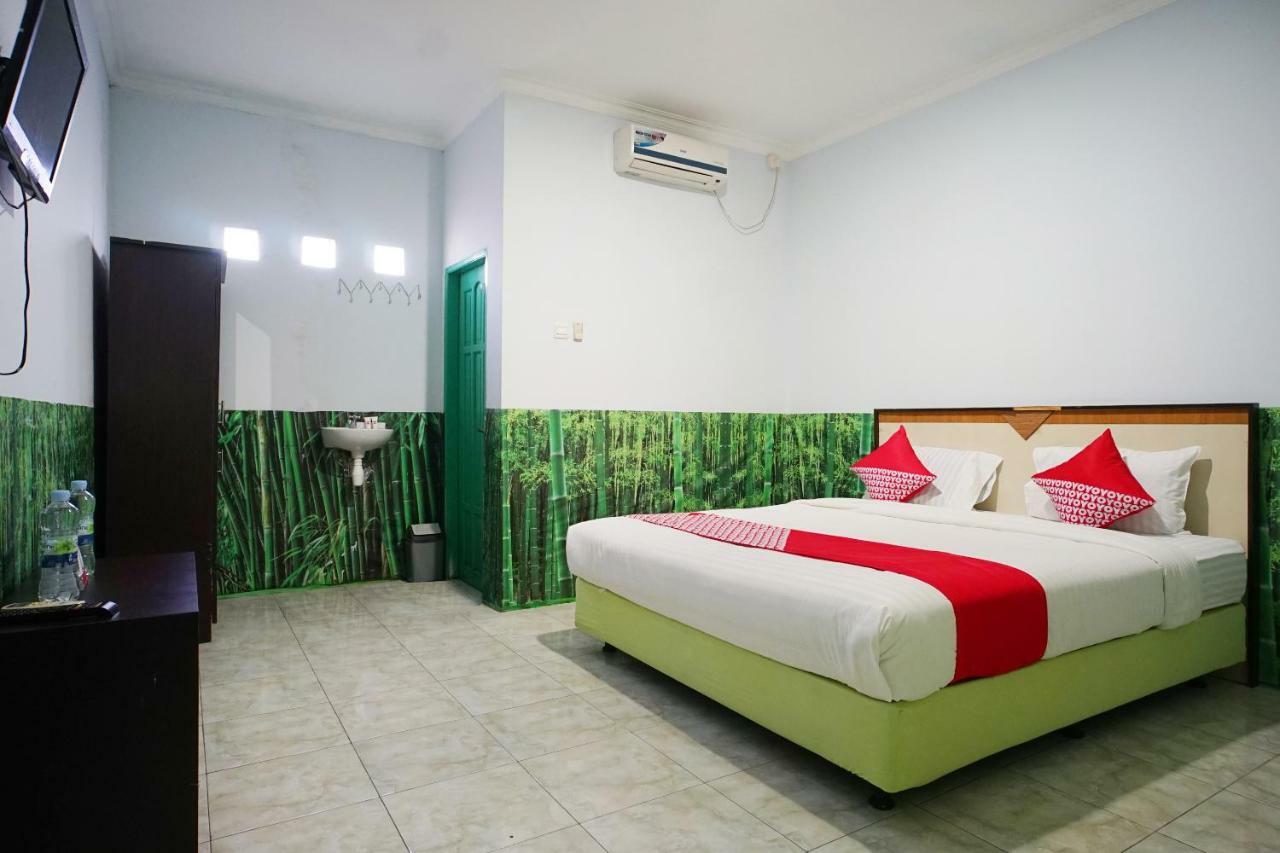 Super Oyo 754 Nur Aziziah Guest House Syariah Balikpapan  Ngoại thất bức ảnh